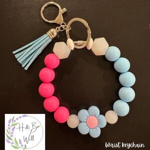 Flower | Wristlet Keychain | Handmade by me